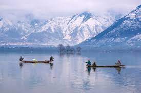 10 Most Beautiful Places in the World - दुनिया की 10 सबसे खूबसूरत जगह dal lake